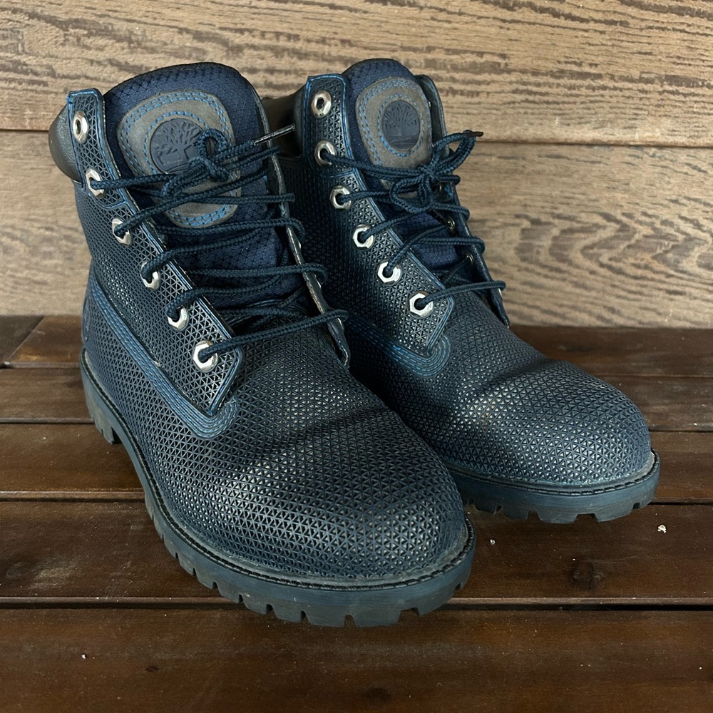 Timberland Boy’s Blue Round Toe Lace Up Ankle Combat Boots Size US 5.5